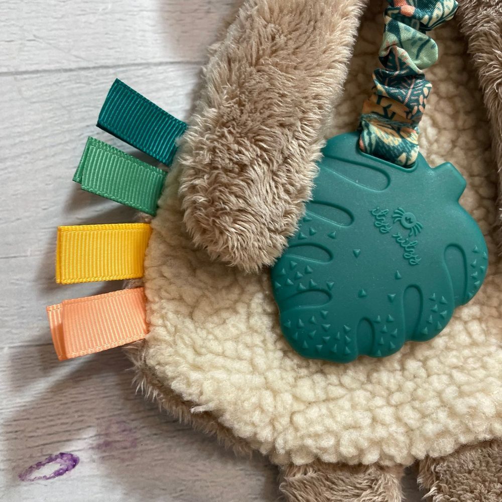 Itzy Ritzy‎ Sloth Lovey Including Teether - Picture 2 of 6